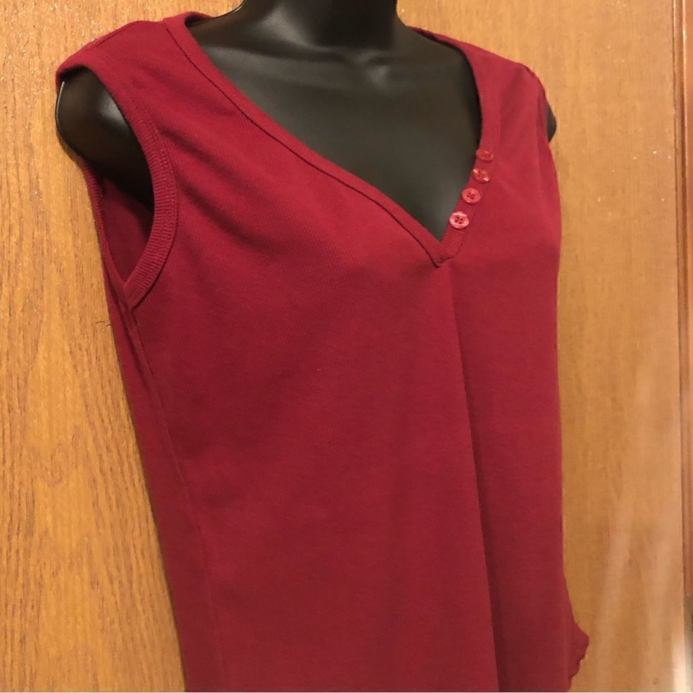 Maroon tank top Size XL